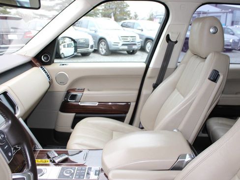 Used 2016 Land Rover Range Rover HSE image 14