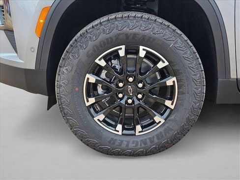 New 2026 Chevrolet Traverse Z71 w/ Enhanced Driving Package AWD/4WD image 10