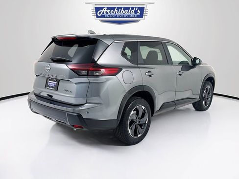 Used 2024 Nissan Rogue SV AWD/4WD image 7