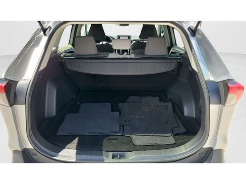 Certified 2020 Toyota RAV4 XLE FWD image 17