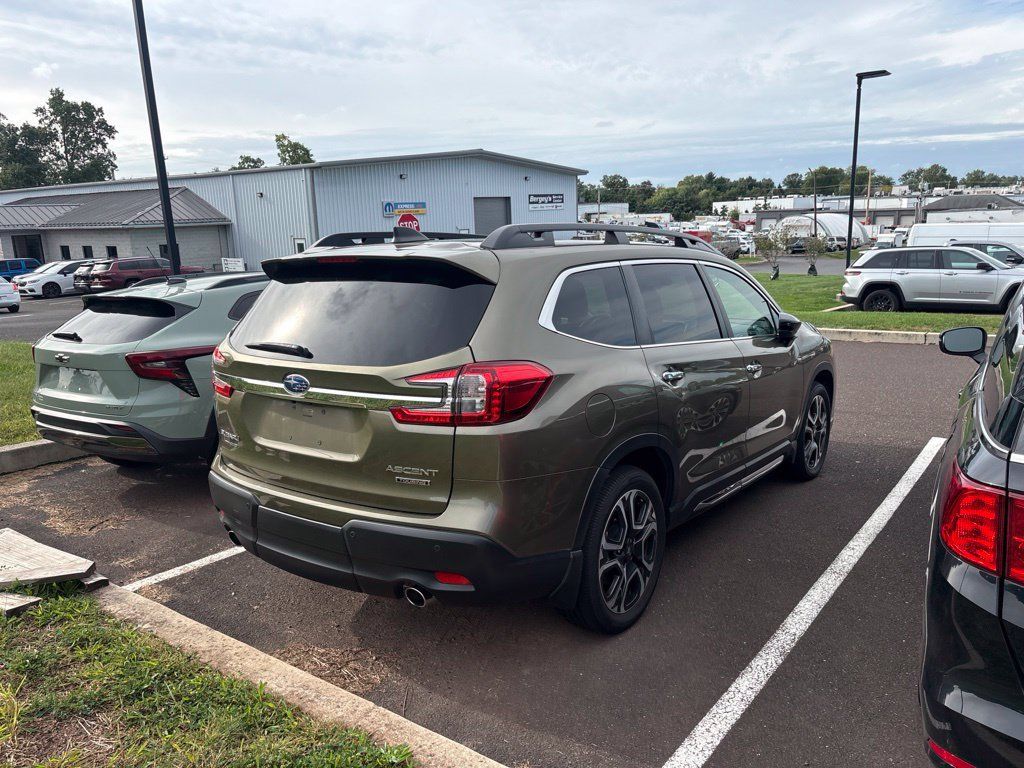 Used 2024 Subaru Ascent Touring AWD/4WD image 2