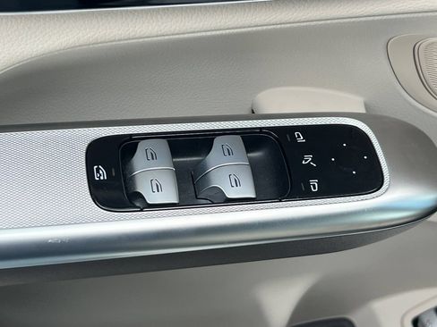 Used 2025 Mercedes-Benz GLC 300 image 15