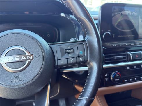 Used 2023 Nissan Pathfinder Platinum image 14