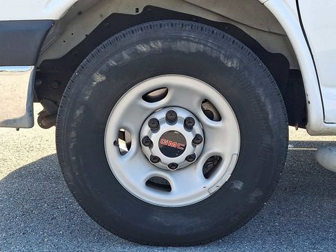 Used 2024 GMC Savana 2500 w/ Driver Convenience Package RWD image 9