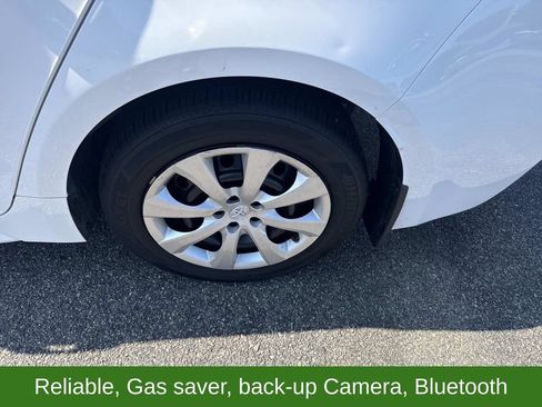Used 2025 Toyota Corolla LE FWD image 12