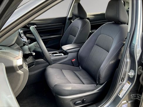 Used 2024 Nissan Altima 2.5 SV image 21