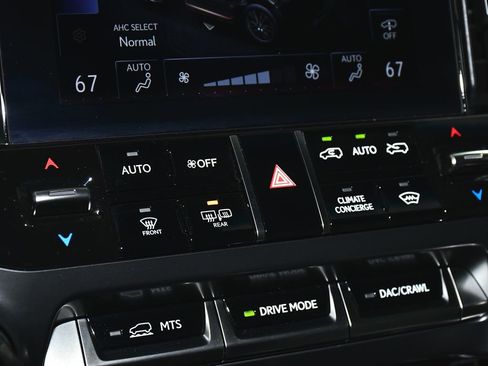Used 2023 Lexus LX 600 F Sport w/ Accessory Package (Z1) AWD/4WD image 34
