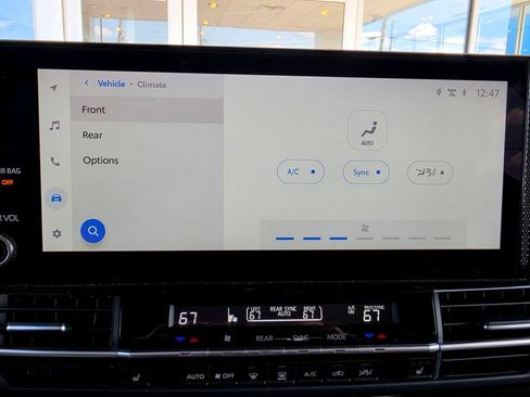 Used 2026 Toyota Sienna XLE FWD image 52
