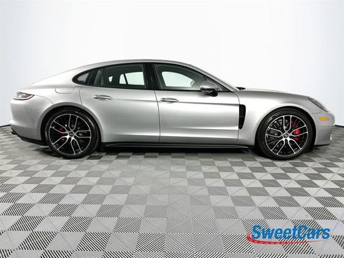 Used 2022 Porsche Panamera GTS image 8