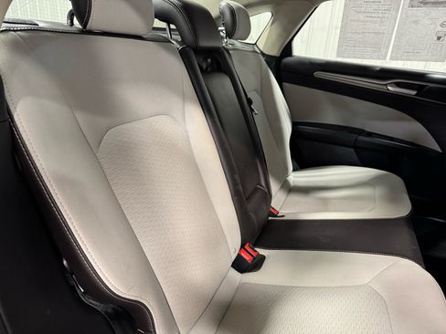 Used 2019 Ford Fusion SE w/ Equipment Group 151A image 11