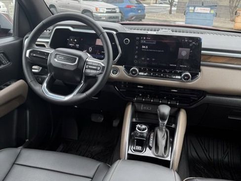 Used 2025 GMC Canyon Denali image 26