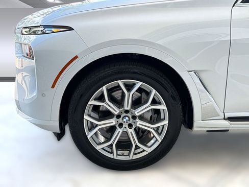 Used 2026 BMW X7 xDrive40i AWD/4WD image 11