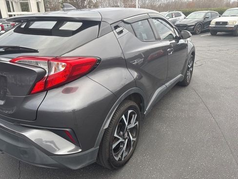Used 2019 Toyota C-HR XLE image 7