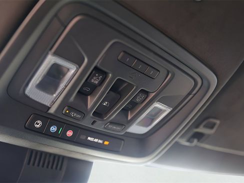 Used 2025 GMC Sierra 1500 AT4X image 23