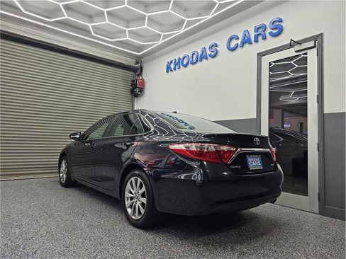 Used 2015 Toyota Camry XLE FWD image 3