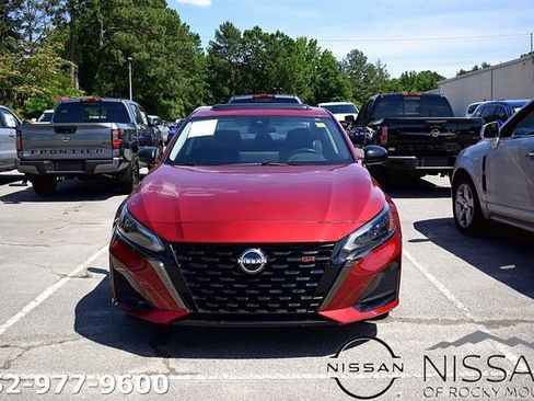 Certified 2023 Nissan Altima 2.5 SR w/ SR Premium Package FWD image 2