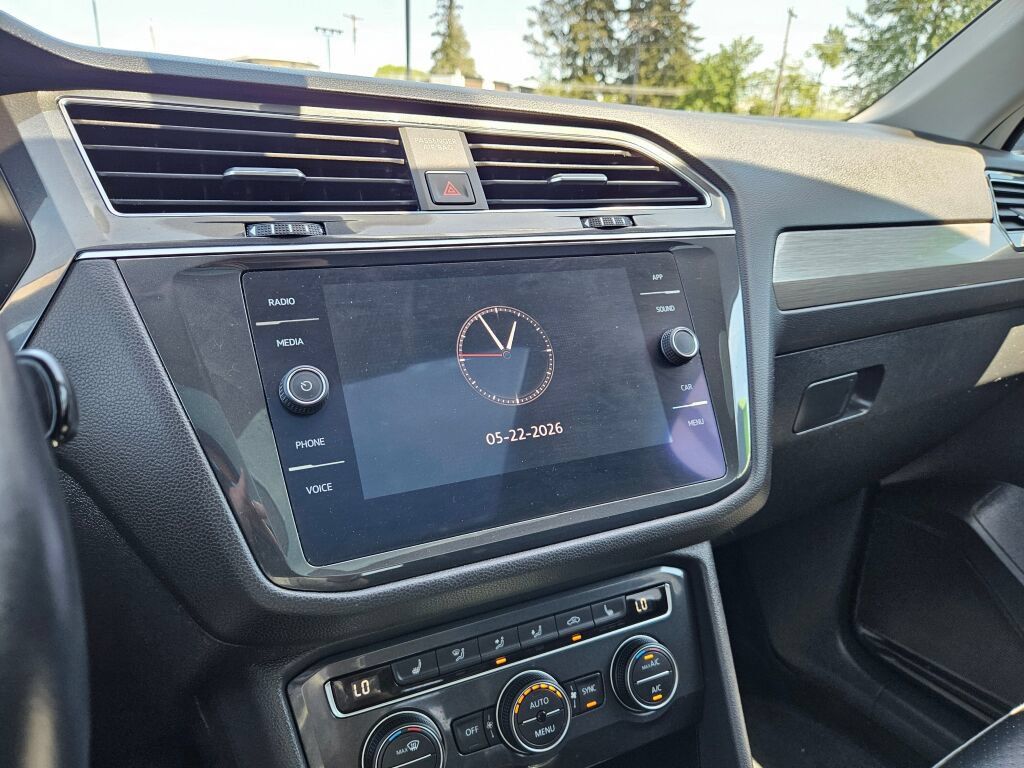 Used 2018 Volkswagen Tiguan SE w/ Panoramic Sunroof Package AWD/4WD image 22