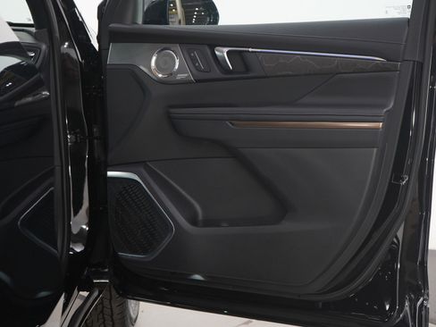 Used 2025 Buick Enclave Avenir w/ Super Cruise Package image 11