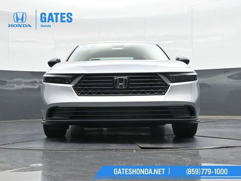 Used 2025 Honda Accord SE image 43