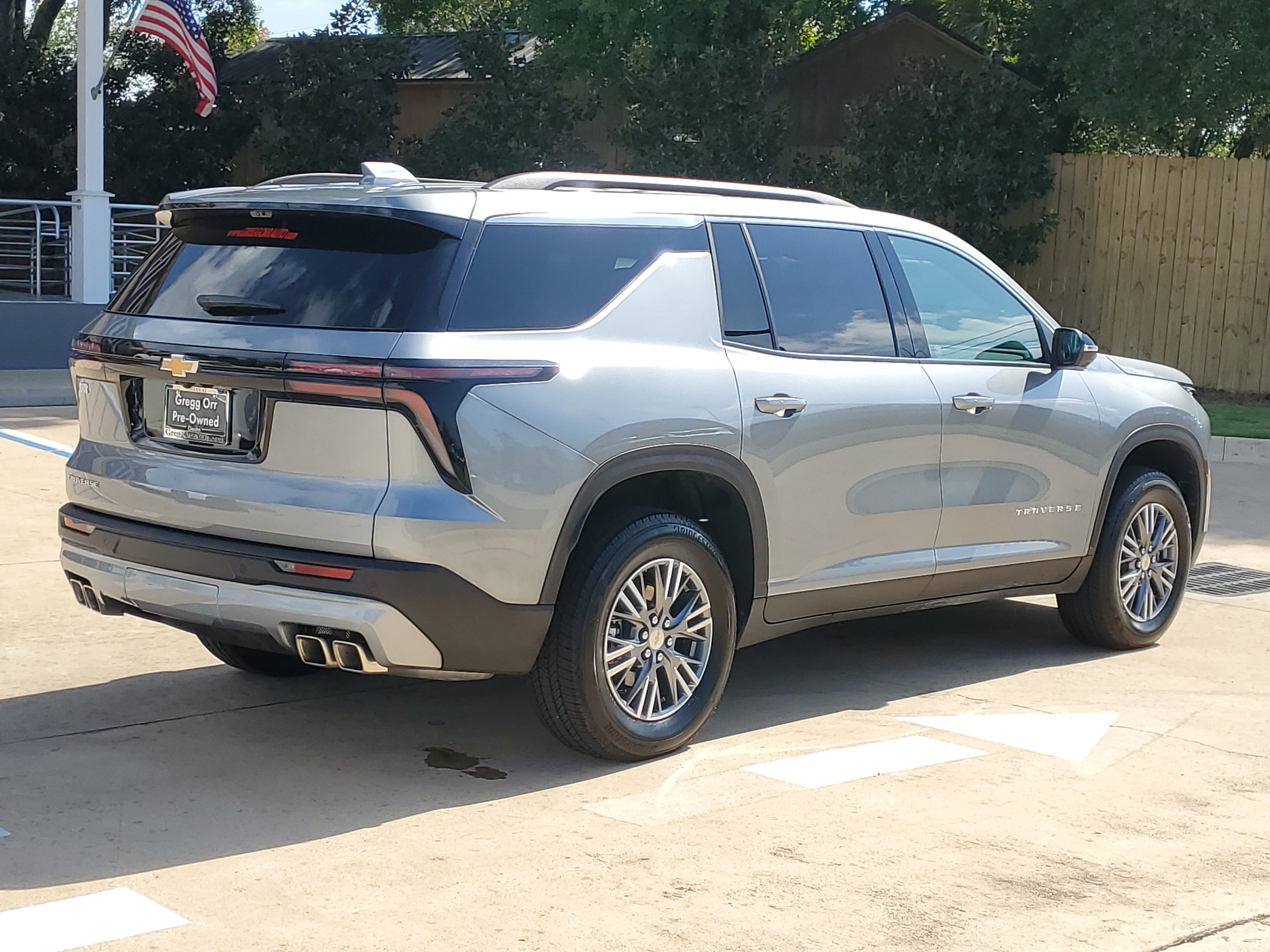 Used 2026 Chevrolet Traverse LT w/ Driver Confidence Package FWD image 10