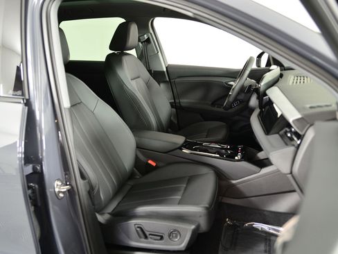 Certified 2025 Audi Q6 e-tron Premium w/ Convenience Package image 16