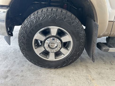 Used 2011 Ford F250 Lariat w/ Lariat Ultimate Pkg image 12