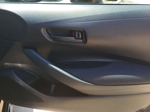 Used 2022 Toyota Corolla LE FWD image 7