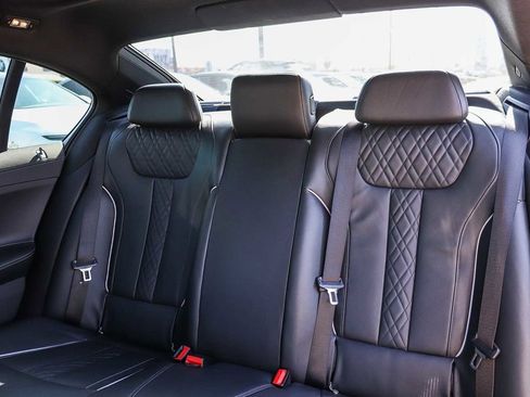 Used 2022 BMW 750i xDrive w/ M Sport Package AWD/4WD image 21