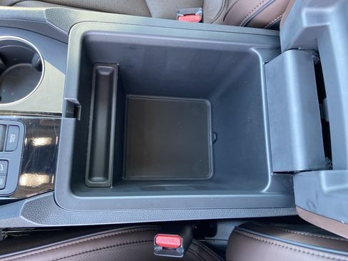 Used 2025 Honda Pilot Elite image 47