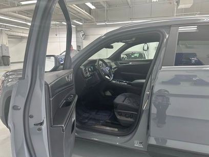 Used 2024 Volkswagen Atlas Cross Sport SE w/ Black Wheel Package