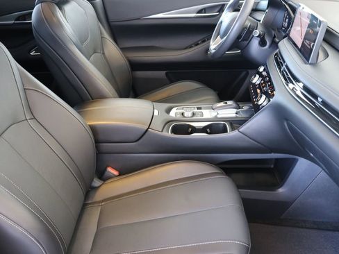 Certified 2025 INFINITI QX60 Luxe w/ Vision Package image 41