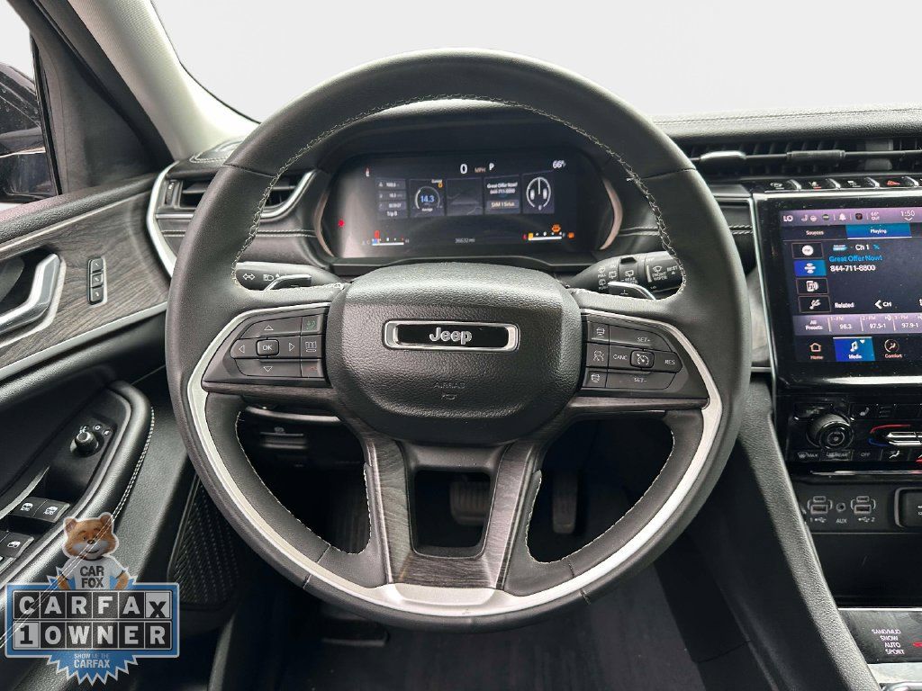Used 2023 Jeep Grand Cherokee L Limited w/ Black Appearance Package AWD/4WD image 17