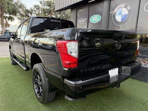 Used 2019 Nissan Titan SL w/ Midnight Edition image 4