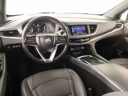 Used 2024 Buick Enclave Premium image 2