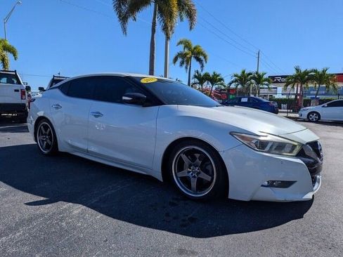Used 2018 Nissan Maxima SR image 8