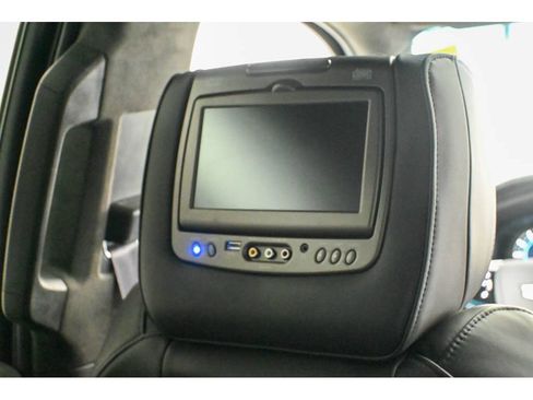 Used 2017 Cadillac Escalade Platinum AWD/4WD image 35