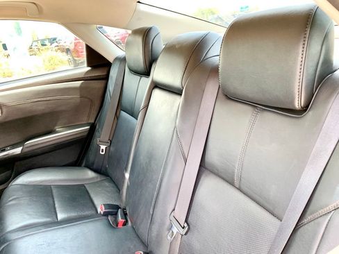 Used 2013 Toyota Avalon Limited w/ Technology Pkg FWD image 14