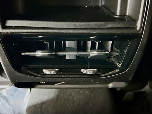 Used 2022 Jeep Grand Cherokee Altitude AWD/4WD image 17