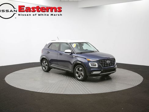 Used 2023 Hyundai Venue Limited image 83