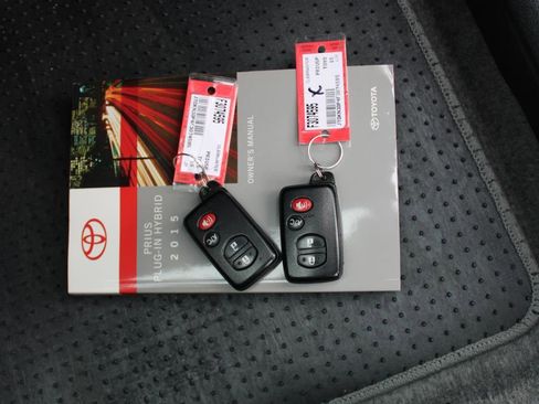Used 2015 Toyota Prius Prime Advanced image 28