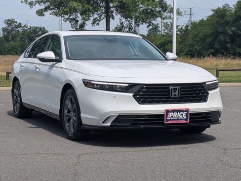 Used 2023 Honda Accord EX-L image 3