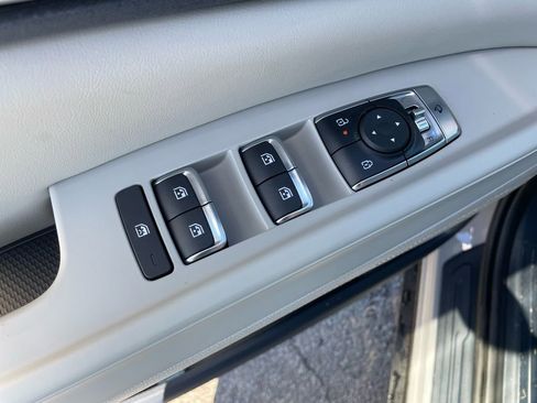 New 2026 Kia Carnival EX FWD image 11