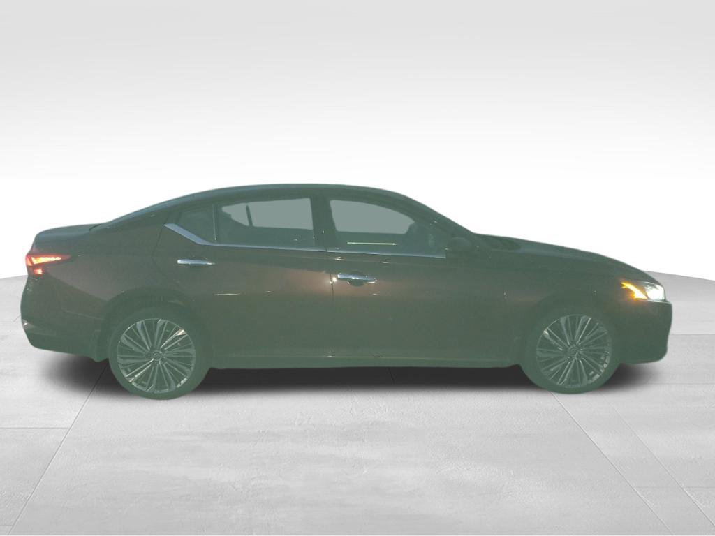 Used 2023 Nissan Altima 2.5 SL AWD/4WD image 9