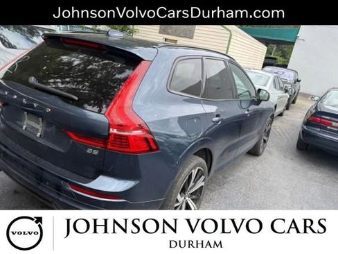 Used 2023 Volvo XC60 B5 Ultimate w/ Protection Package FWD image 3