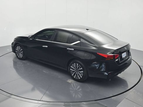 Used 2023 Nissan Altima 2.5 SV FWD image 34