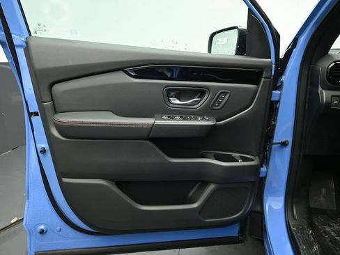 New 2025 Honda Pilot TrailSport image 30