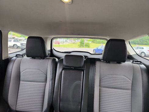 Used 2017 Ford Escape SE w/ SE Sport Appearance Package image 22