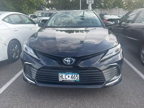 Used 2022 Toyota Camry XLE w/ Cold Weather Package image 6