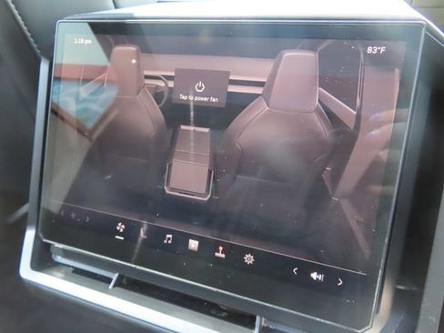Used 2024 Tesla Cybertruck AWD Crew Cab image 32
