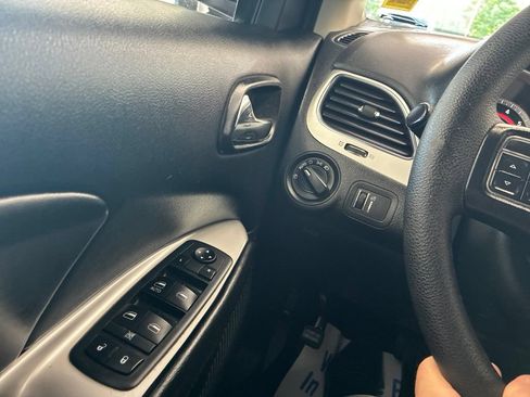 Used 2018 Dodge Journey SE FWD image 33